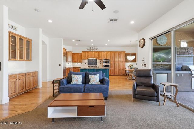 4552 E CAVALRY Drive, Gilbert, AZ 85297