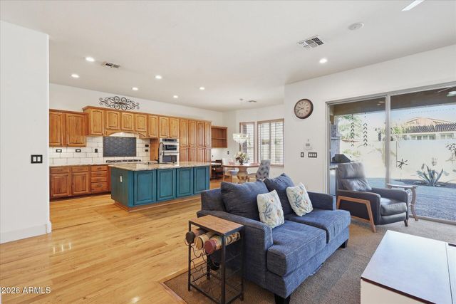 4552 E CAVALRY Drive, Gilbert, AZ 85297