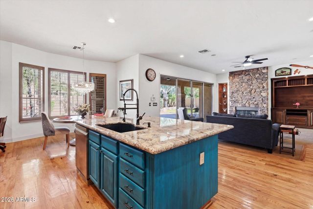 4552 E CAVALRY Drive, Gilbert, AZ 85297