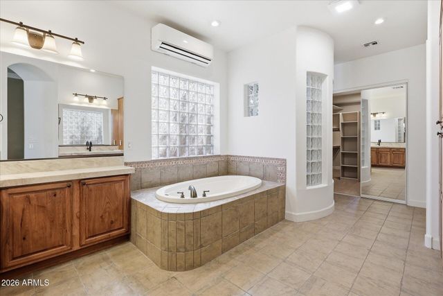 4552 E CAVALRY Drive, Gilbert, AZ 85297