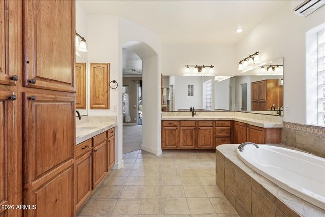 4552 E CAVALRY Drive, Gilbert, AZ 85297