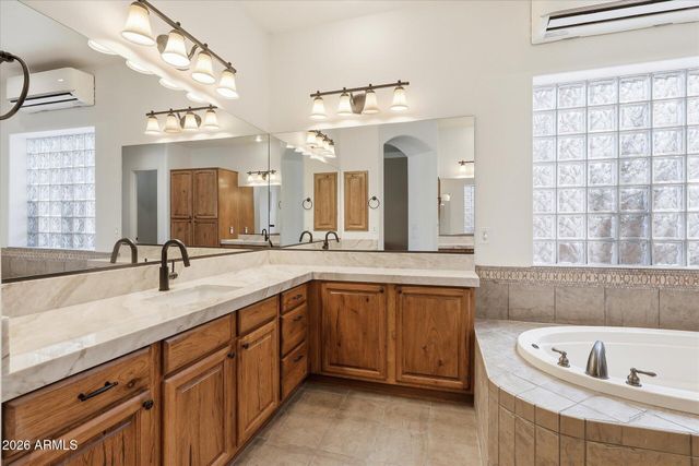 4552 E CAVALRY Drive, Gilbert, AZ 85297