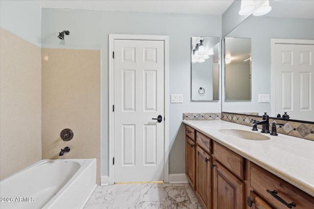 4552 E CAVALRY Drive, Gilbert, AZ 85297