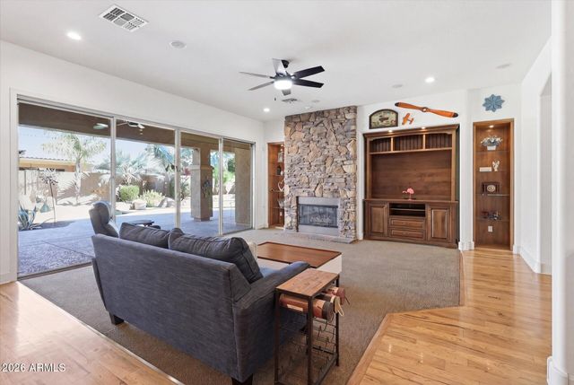 4552 E CAVALRY Drive, Gilbert, AZ 85297