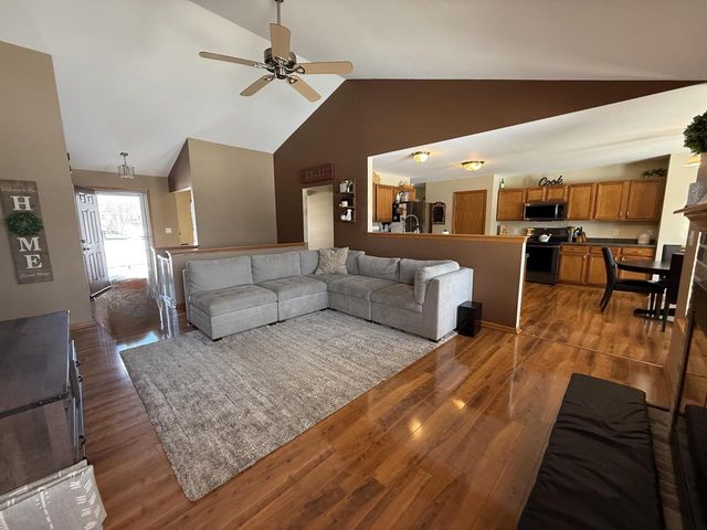 1418 Center STREET, Hartford, WI 53027