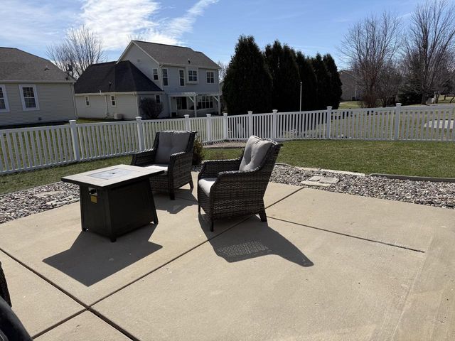 1418 Center STREET, Hartford, WI 53027