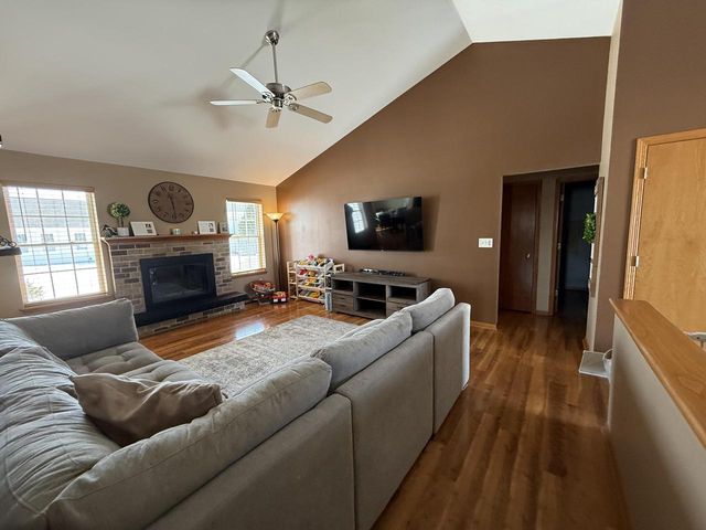 1418 Center STREET, Hartford, WI 53027