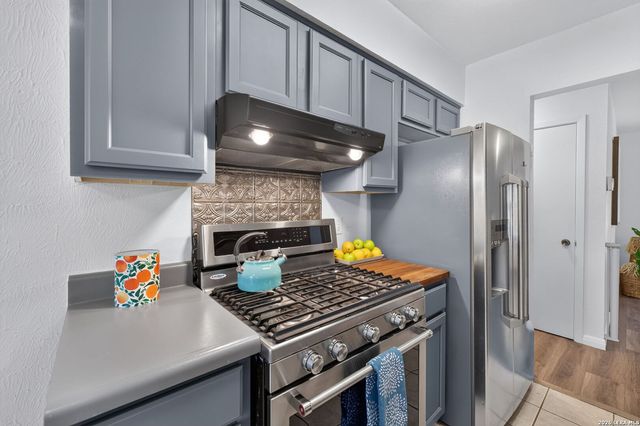 9350 Cliff Way, San Antonio, TX 78250