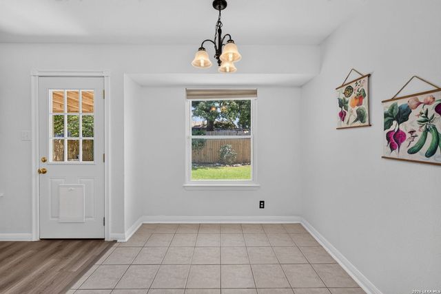 9350 Cliff Way, San Antonio, TX 78250