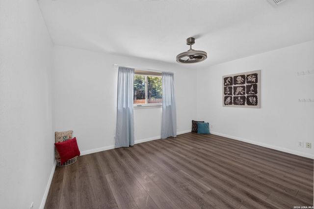 9350 Cliff Way, San Antonio, TX 78250