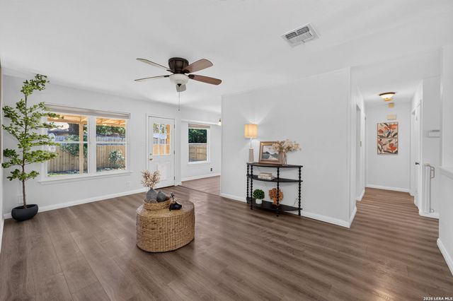9350 Cliff Way, San Antonio, TX 78250