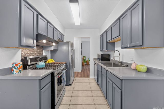 9350 Cliff Way, San Antonio, TX 78250