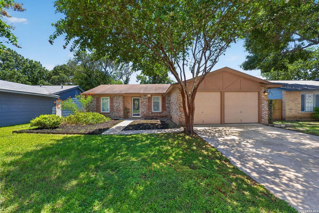9350 Cliff Way, San Antonio, TX 78250