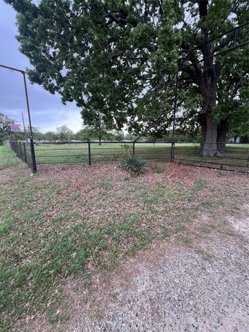 3380 Fm 515, Emory, TX 75440