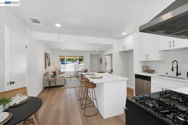 33327 2Nd St, Union City, CA 94587