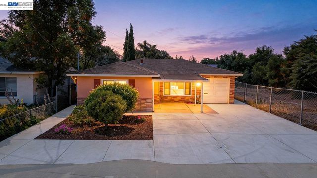33327 2Nd St, Union City, CA 94587