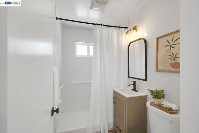 33327 2Nd St, Union City, CA 94587