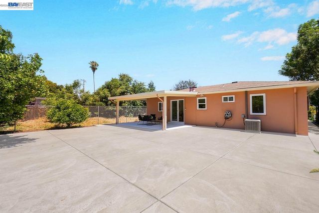 33327 2Nd St, Union City, CA 94587