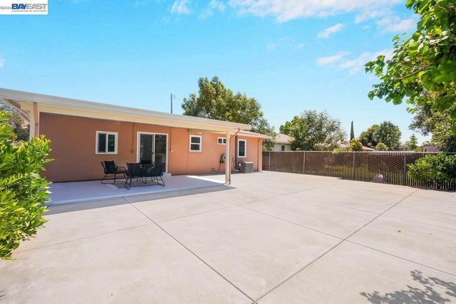 33327 2Nd St, Union City, CA 94587