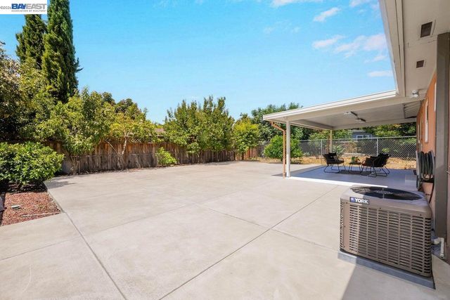 33327 2Nd St, Union City, CA 94587