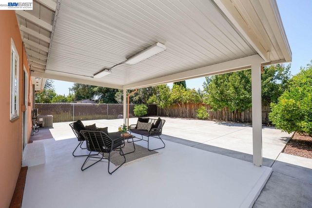 33327 2Nd St, Union City, CA 94587