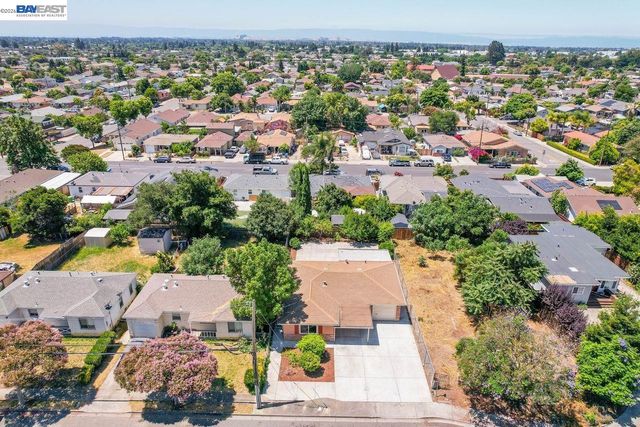 33327 2Nd St, Union City, CA 94587