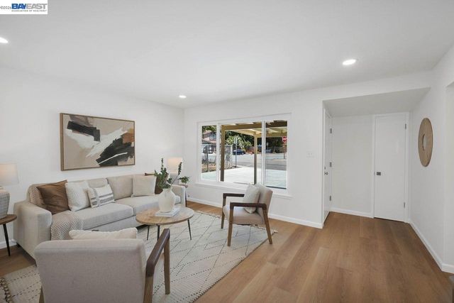 33327 2Nd St, Union City, CA 94587