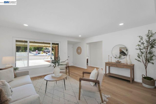 33327 2Nd St, Union City, CA 94587