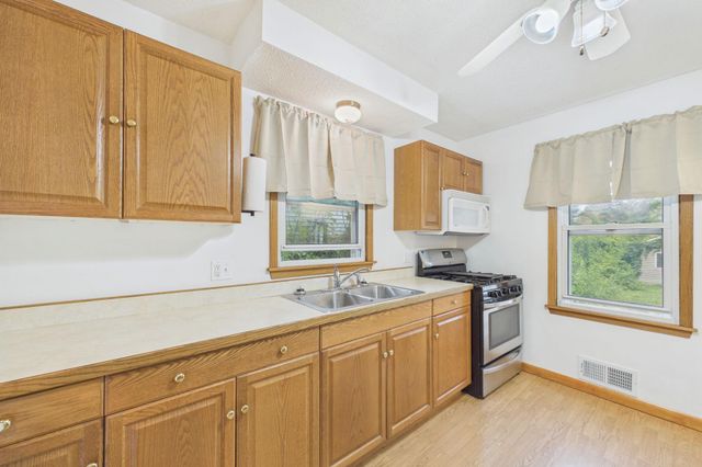 1853 Taylor Avenue, Saint Paul, MN 55104