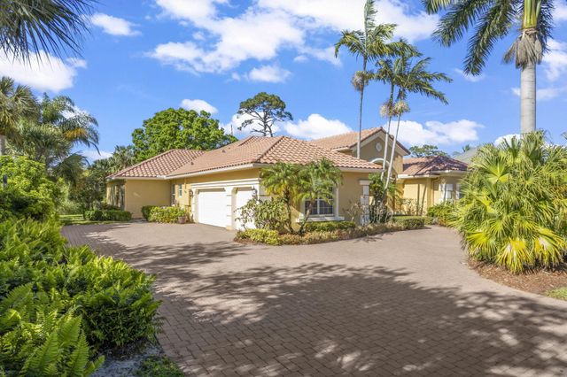 8306 SE Sanctuary Drive, Hobe Sound, FL 33455