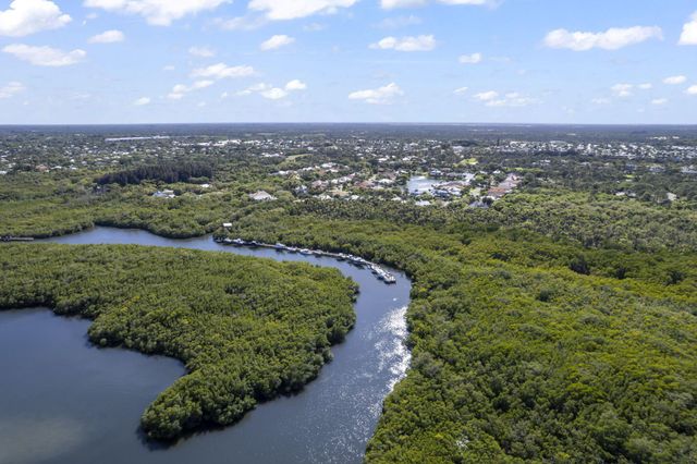 8306 SE Sanctuary Drive, Hobe Sound, FL 33455