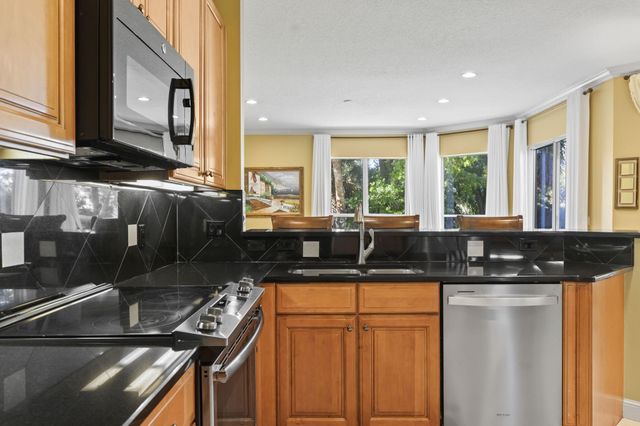 8306 SE Sanctuary Drive, Hobe Sound, FL 33455