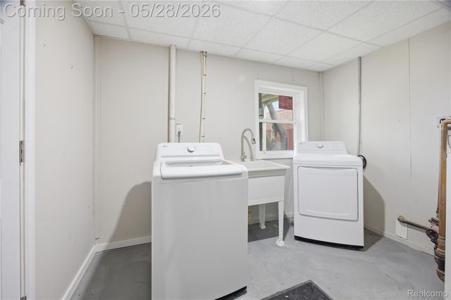 17128 Cicotte Avenue, Allen Park, MI 48101