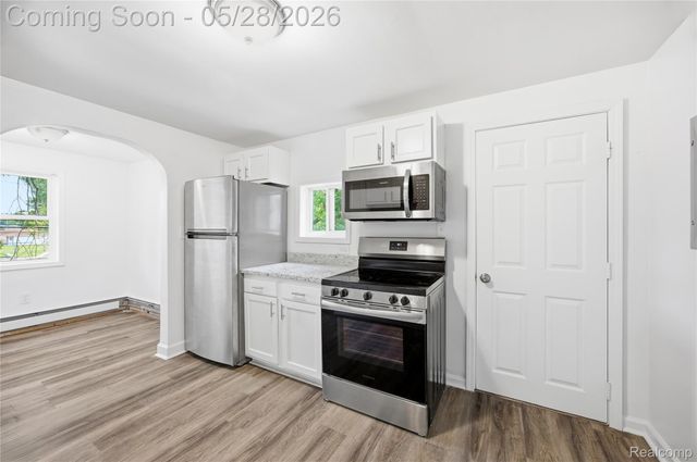 17128 Cicotte Avenue, Allen Park, MI 48101