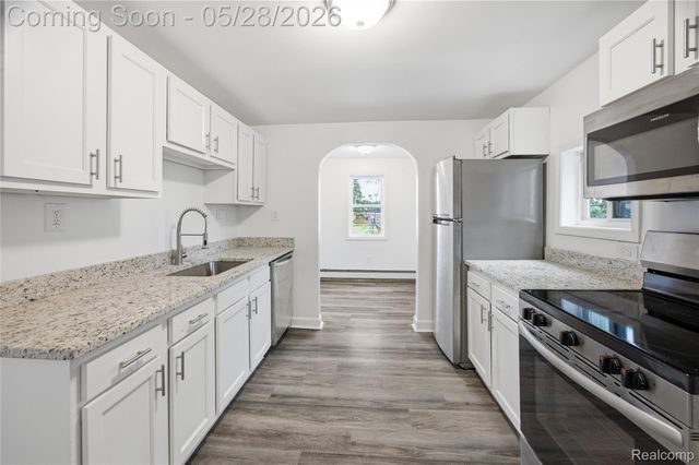 17128 Cicotte Avenue, Allen Park, MI 48101