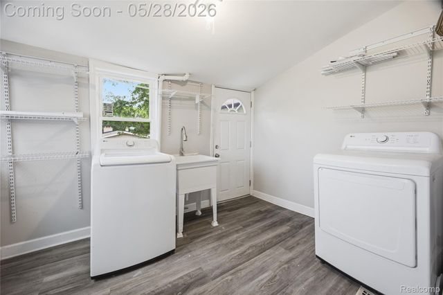 17128 Cicotte Avenue, Allen Park, MI 48101