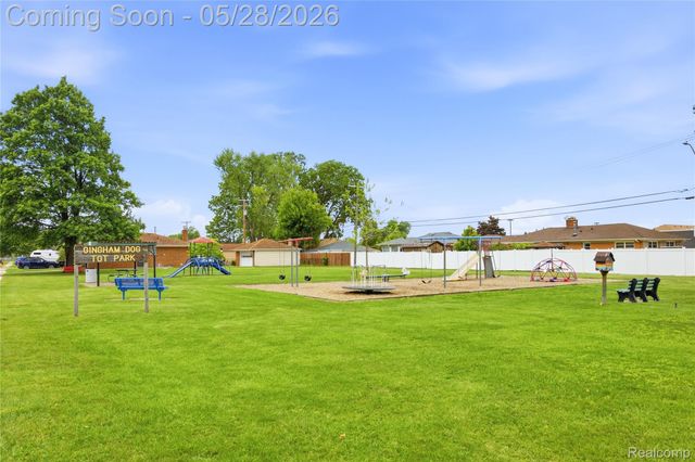 17128 Cicotte Avenue, Allen Park, MI 48101