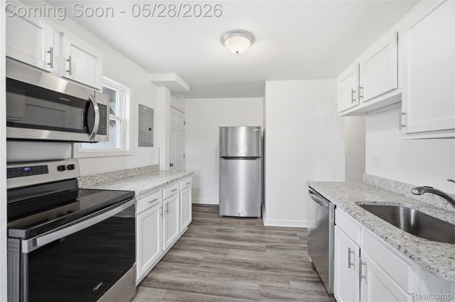 17128 Cicotte Avenue, Allen Park, MI 48101