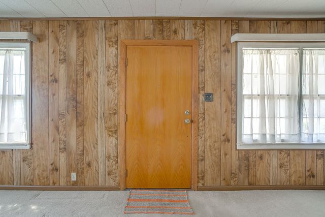 422 N 3rd Street, Jacksboro, TX 76458