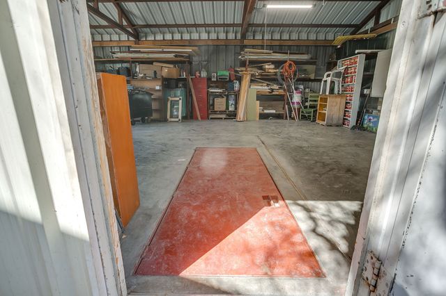 422 N 3rd Street, Jacksboro, TX 76458