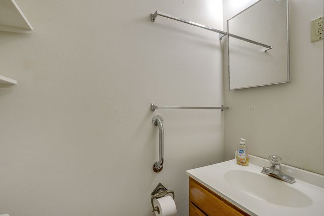 422 N 3rd Street, Jacksboro, TX 76458