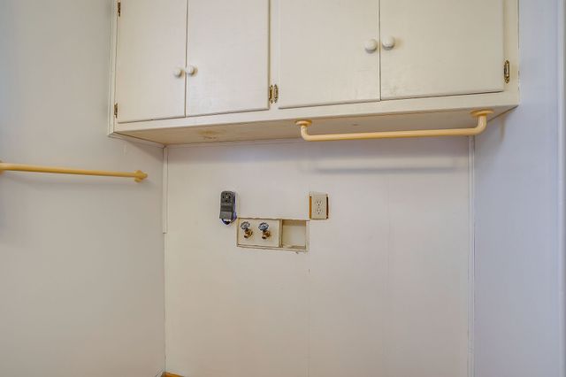 422 N 3rd Street, Jacksboro, TX 76458