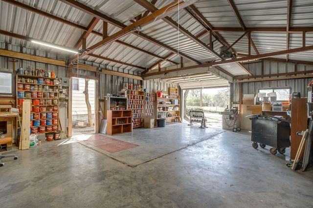 422 N 3rd Street, Jacksboro, TX 76458