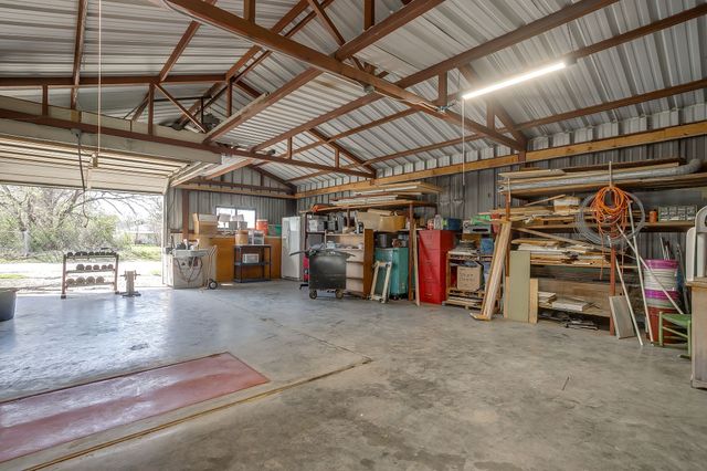 422 N 3rd Street, Jacksboro, TX 76458
