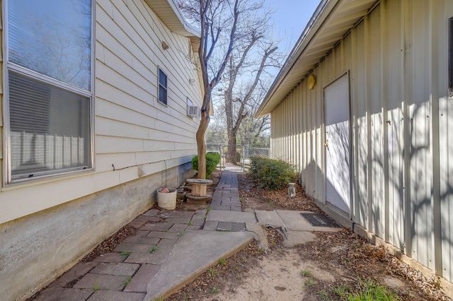 422 N 3rd Street, Jacksboro, TX 76458