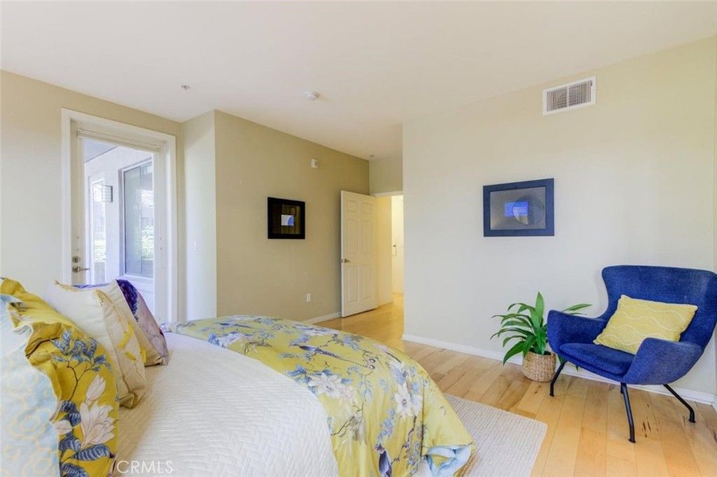 Image 14 of property listing at 800 N 8th 106, San Jose, CA 95112
