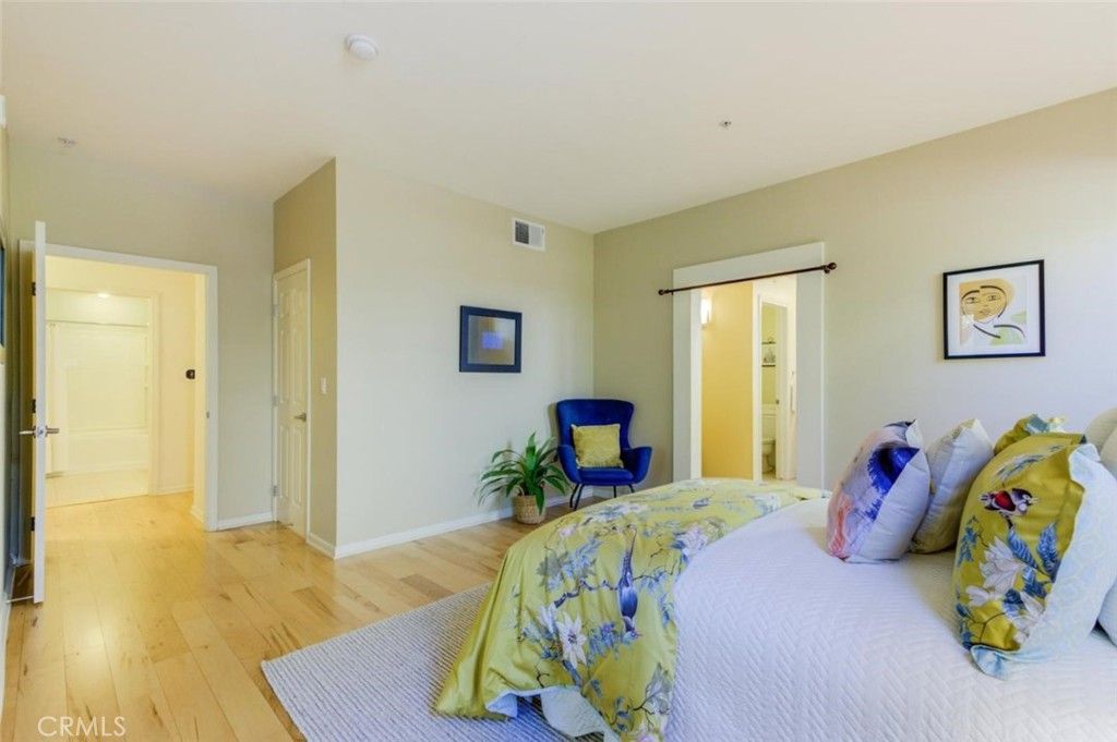 Image 15 of property listing at 800 N 8th 106, San Jose, CA 95112