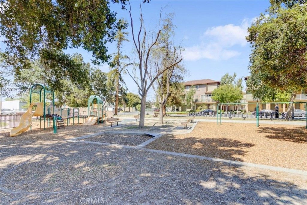 Image 27 of property listing at 800 N 8th 106, San Jose, CA 95112