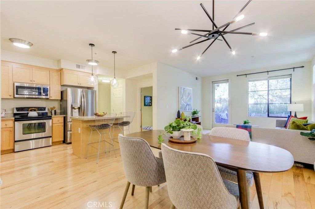 Image 6 of property listing at 800 N 8th 106, San Jose, CA 95112