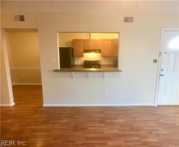 715 Wolftrap LN, Virginia Beach, VA 23462